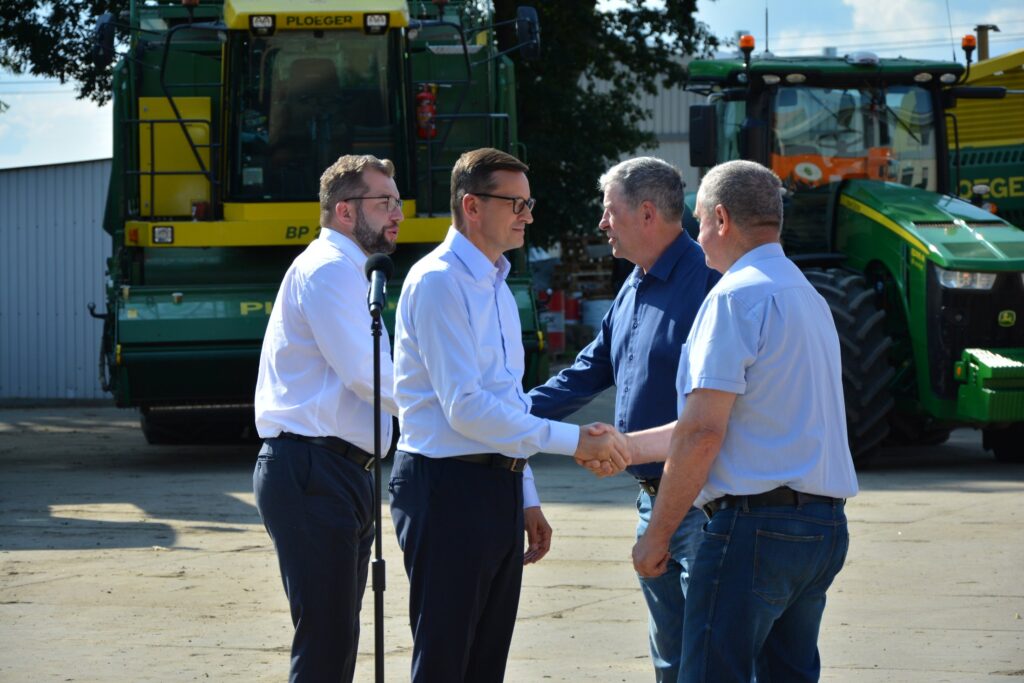 Premier oraz Minister Rolnictwa i Rozwoju Wsi wraz z członkami Grupy Producentów Warzyw Fasgro