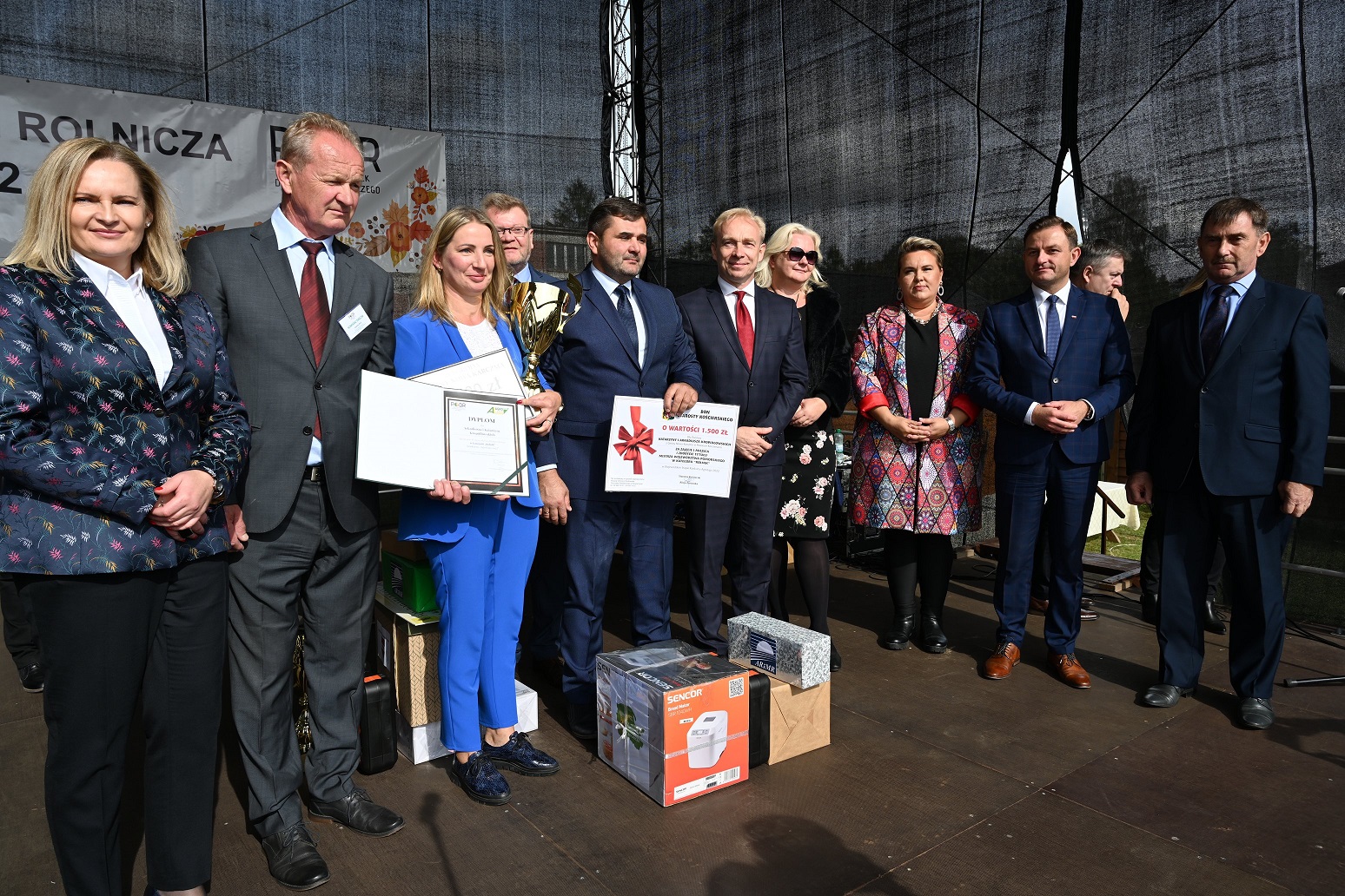 Laureaci konkursu odbierają nagrody w wojewódzkim finale konkursu AgroLiga 2022