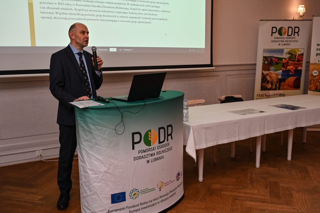 p. Aleksander Karaś - broker innowacji podczas prelekcji nt. działalności SIR w PODR w Lubaniu