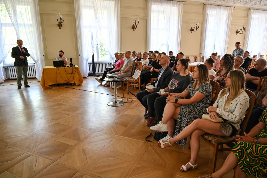 Uczestnicy wyjazdu studyjnego podczas prelekcji w Zakładzie Doświadczalnym w Pawłowicach