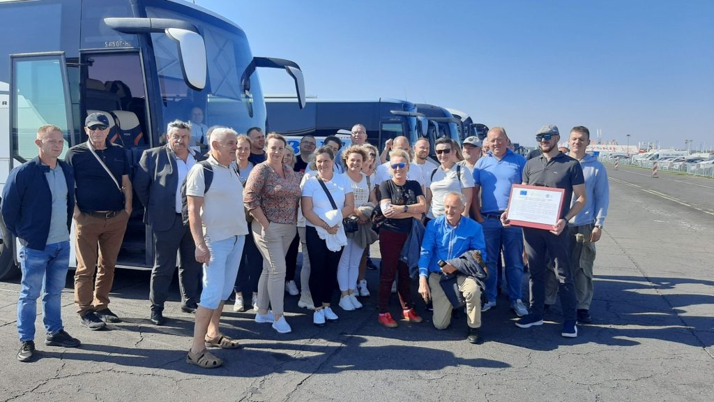 Uczestnicy wyjazdu na wystawę AGRO SHOW w drodze na spotkanie networkingowe