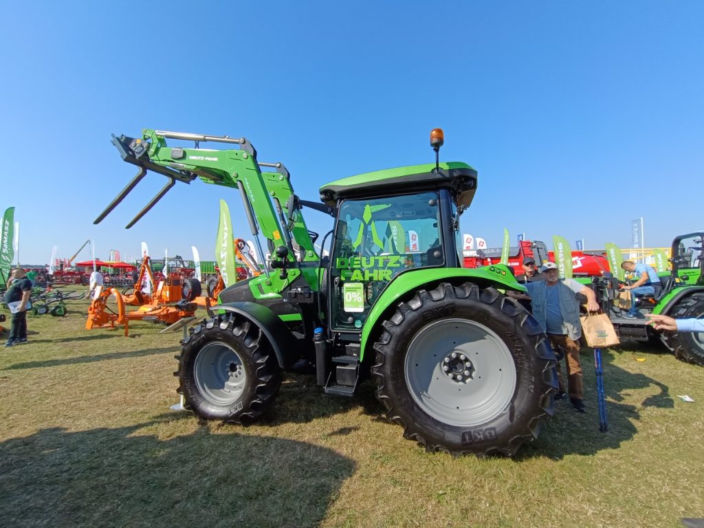 Ciągnik firmy Deutz Fahr serii 5. Targi AGRO SHOW Bednary