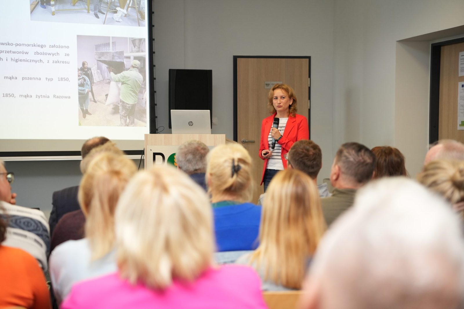 dr inż.  Anna Szafrańska podczas prelekcji nt. przetwórstwa zbóż