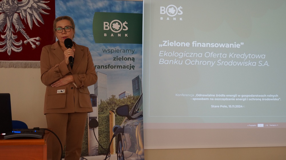 pani Iwona Szakiewicz-Gęsina z BOŚ Banku S.A. podczas wystąpienia na konferencji OZE