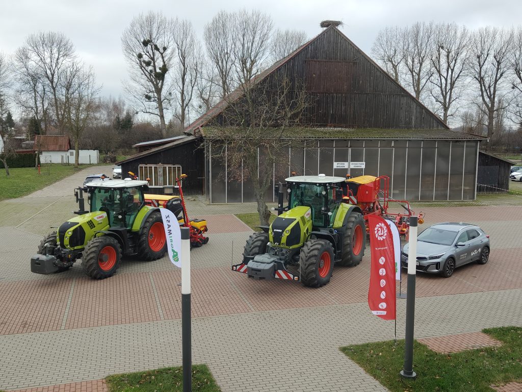 Konferencja Aktualne zagadnienia dotyczące technologii produkcji oraz rynku zbóż i oleistych - pokaz maszyn firmy Agrimasz Sp. z o.o. z Fiszewa