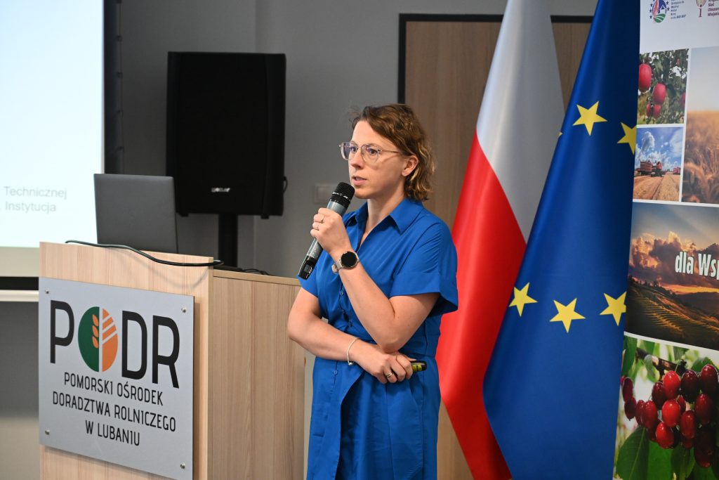 Magdalena Jaszczołt z Pomorskiego Oddziału Regionalnego ARiMR podczas wystąpienia.