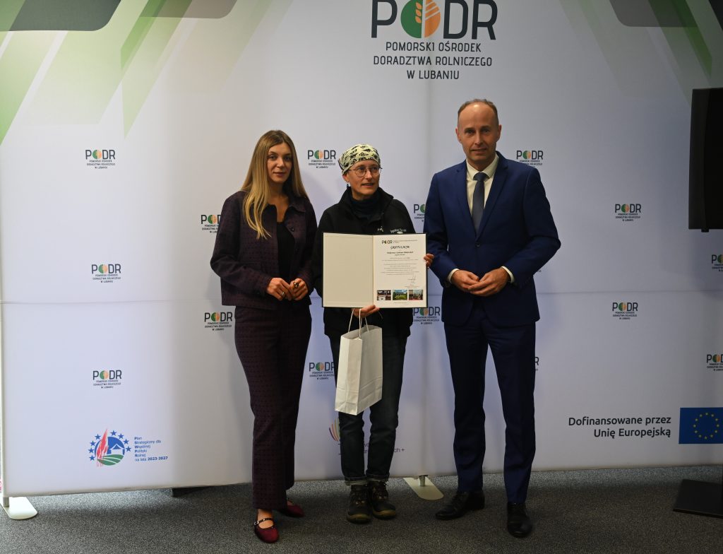 Dyrekcja PODR w Lubaniu A. Mach i K. Wróbel z najlepszym przetwórcą eko w kraju i na Pomorzu