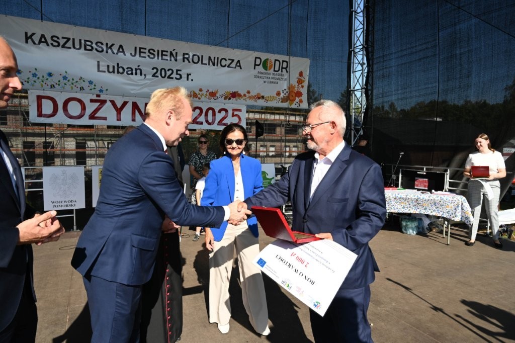 Wręczenie nagrody dla Wicemistrza Wojewódza Pomorskiego w kategorii Firma