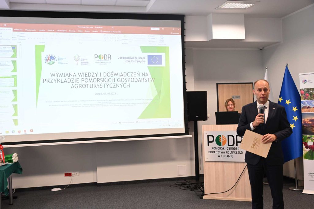 p. Aleksander Mach - dyrektor PODR w Lubaniu wita uczestników konferencji