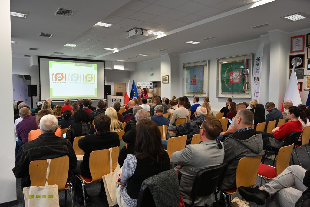 uczestnicy konferencji podczas prelekcji