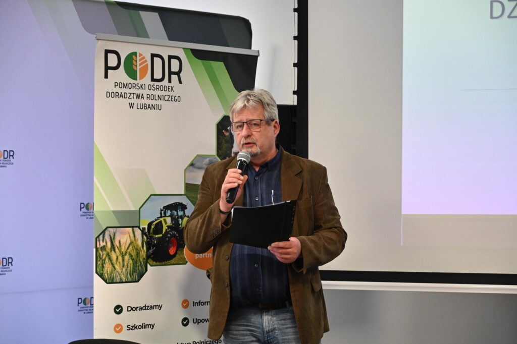 Zdzisław Bychawski kierownik Samodzielnego Referatu KRUS OR w Gdańsku prowadzący wykład 