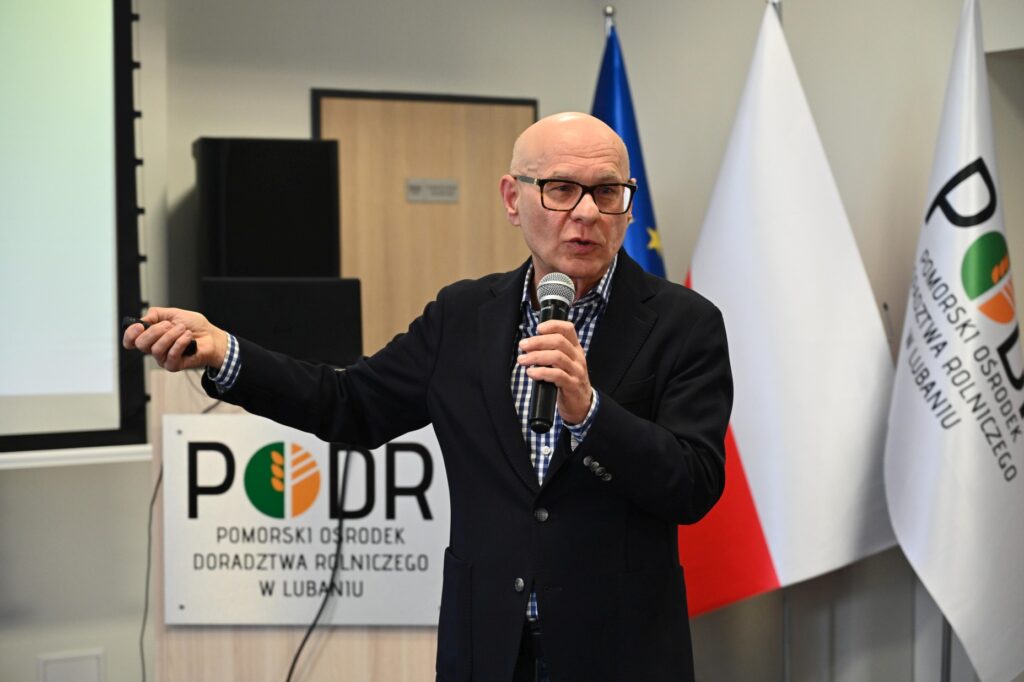 Piotr Hałuszczak Prezes Zarządu WZRKiOR w Gdańsku prowadzący wykład na konferencji