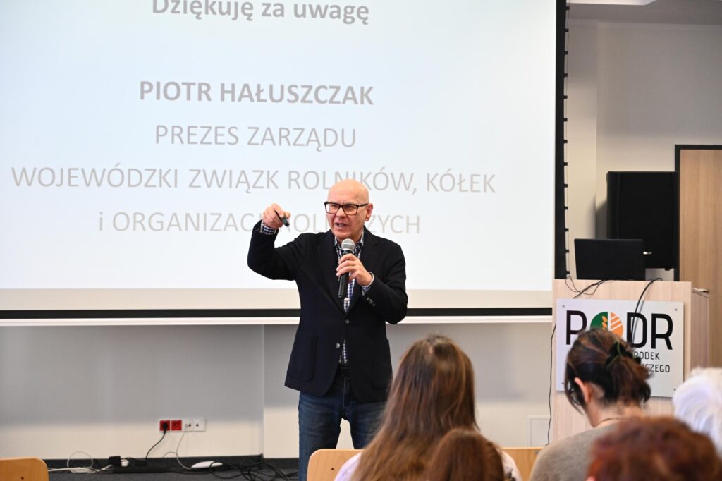 Piotr Hałuszczak Prezes Zarządu WZRKiOR w Gdańsku prowadzący wykład na konferencji
