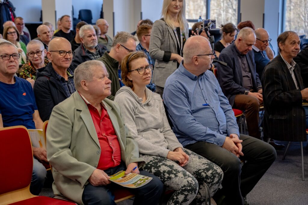 Uczestnicy podczas konferencji pszczelarskiej