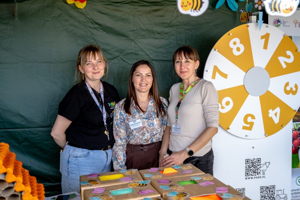 Stanowisko promocyjne z kołem fortuny i obsługą wydarzenia