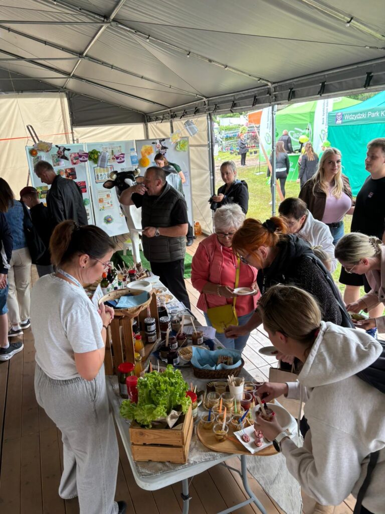Duże zainteresowanie odwiedzających degustacją i działaniami edukacyjnymi prowadzonymi w strefie #KupujŚwiadomie podczas XXXIII Pomorskich Agro Targów.